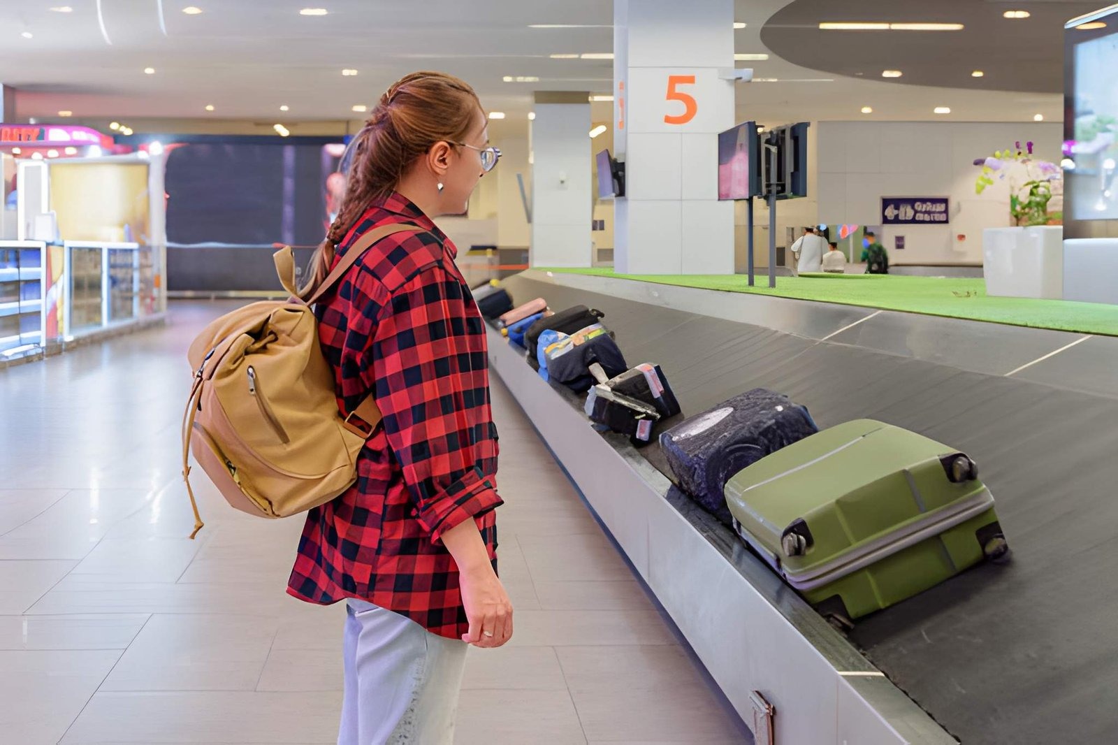 The Baggage Claim Tricks Frequent Flyers Actually Use The Baggage Claim Tricks Frequent Flyers Actually Use